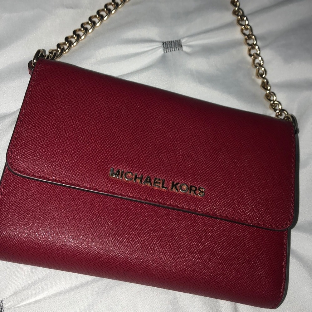 SOLD : Michael Kors Crossbody ❤️